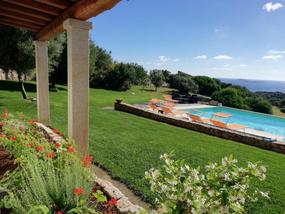 La Sima Villa Con Piscina Vista Mare San Pantaleo Sardegna Exterior foto